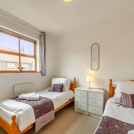 Holiday home Island In The Stream Whitby
